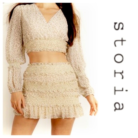 Storia Other - NWT STORIA  2 piece skirt and l/s top set sz S